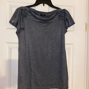 Gray ruffle neck knit shirt